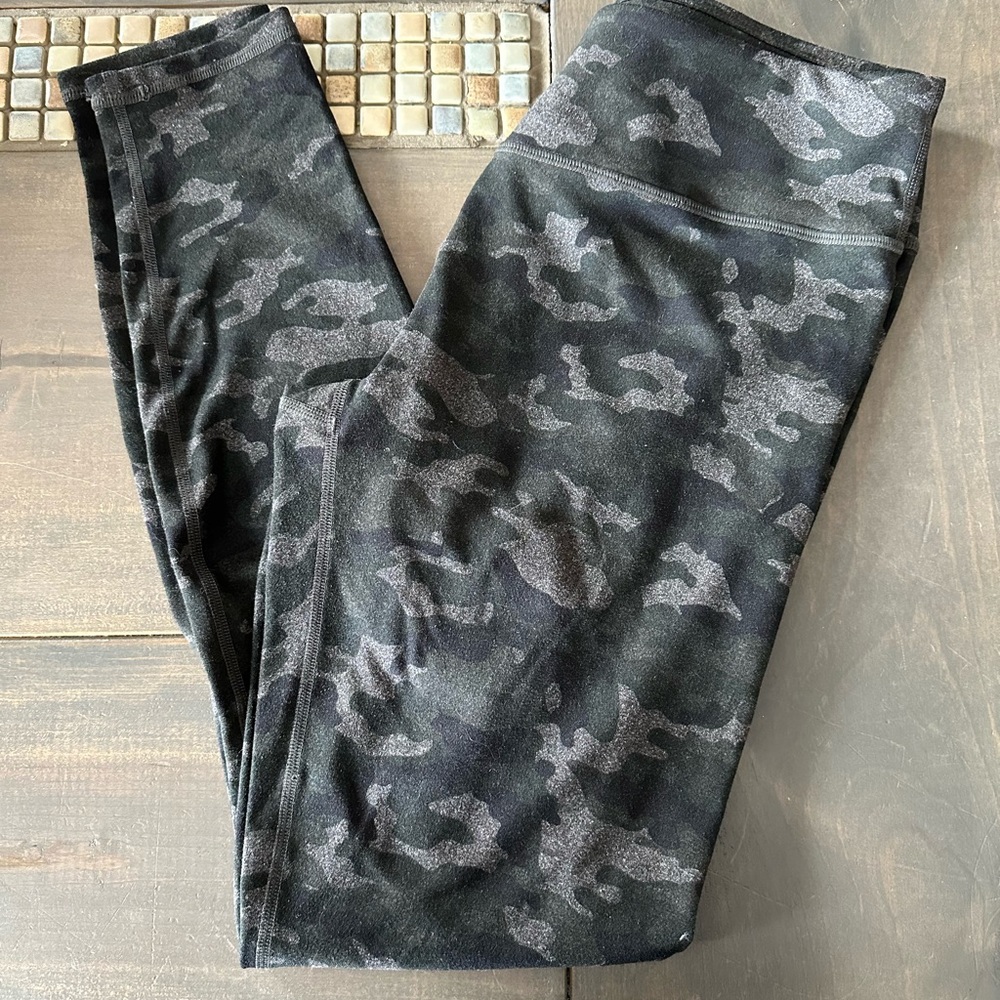 Fabletics PowerHold Leggings Camouflage Size Medium